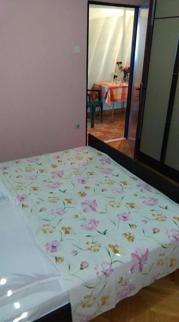 Apartments Vini 特罗吉尔 外观 照片