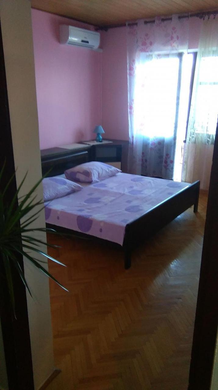 Apartments Vini 特罗吉尔 外观 照片